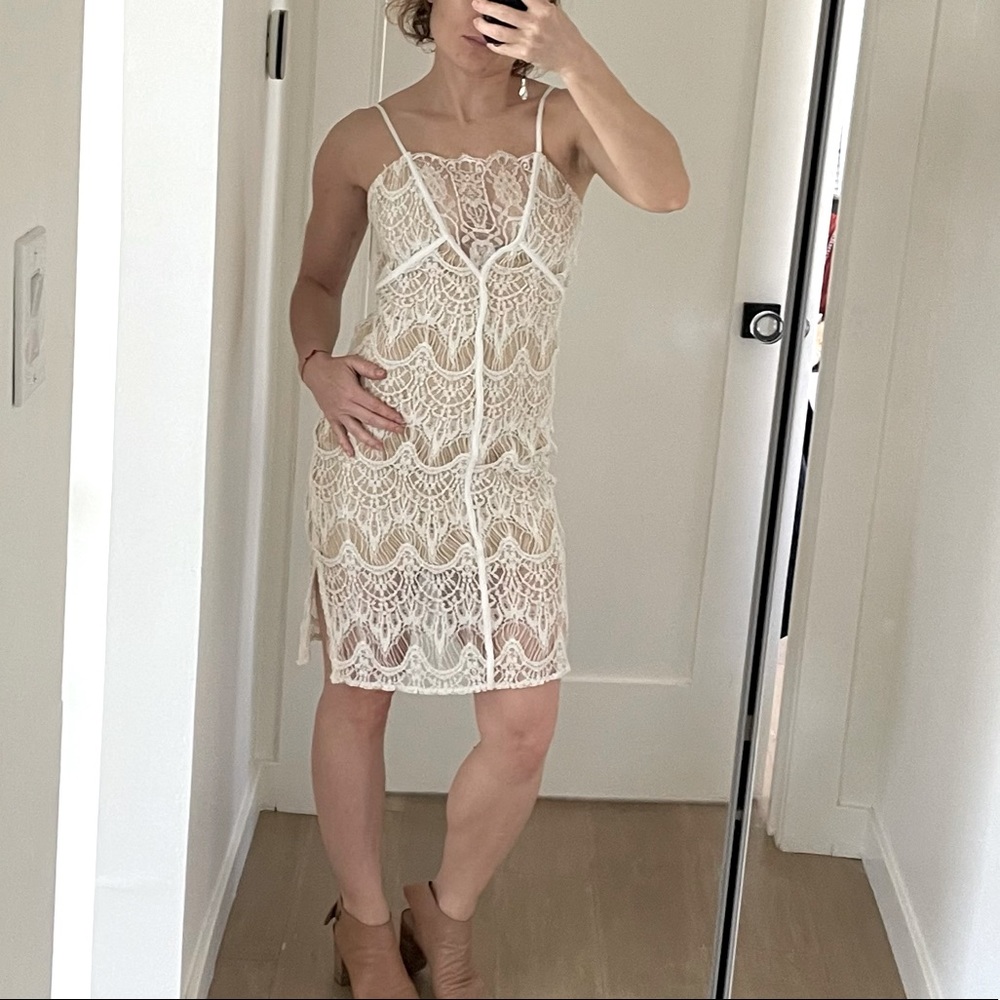 NWOT TOBI SZ XS Lined lace white dress midi, gorgeous